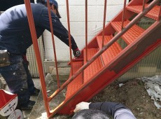 鉄部階段塗装工事👷